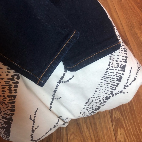 ABERCROMBIE & FITCH | Brand New Worn Once | Skinny Low Rise | Size 00/24 Short - Picture 4 of 5